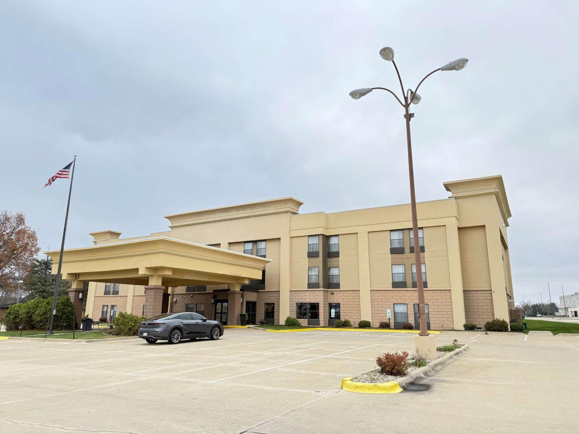 Surestay By Best Western Forsyth Decatur Esterno foto